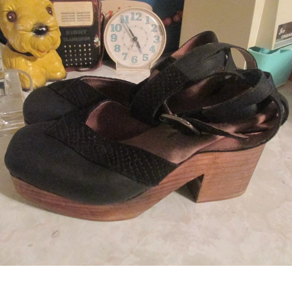 Free people clogs